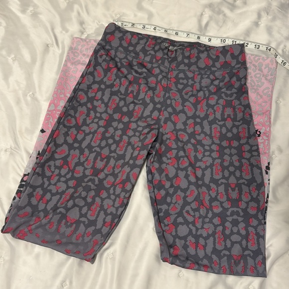 Stay Cool, light fit, Fun pink and grey leopard print leggings - Picture 4 of 4